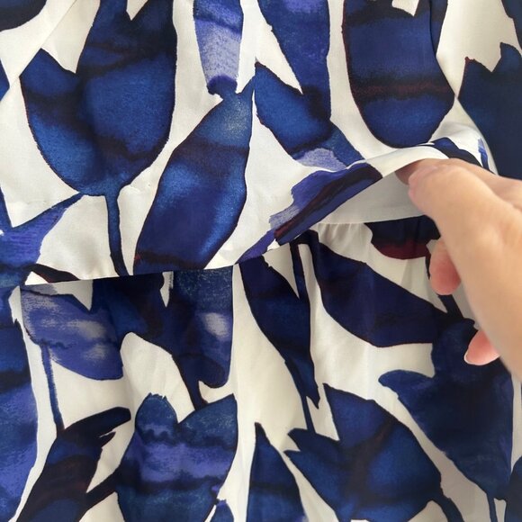 Jay.e blue abstract floral shell sleeveless top blouse size large zipper detail - Picture 10 of 10